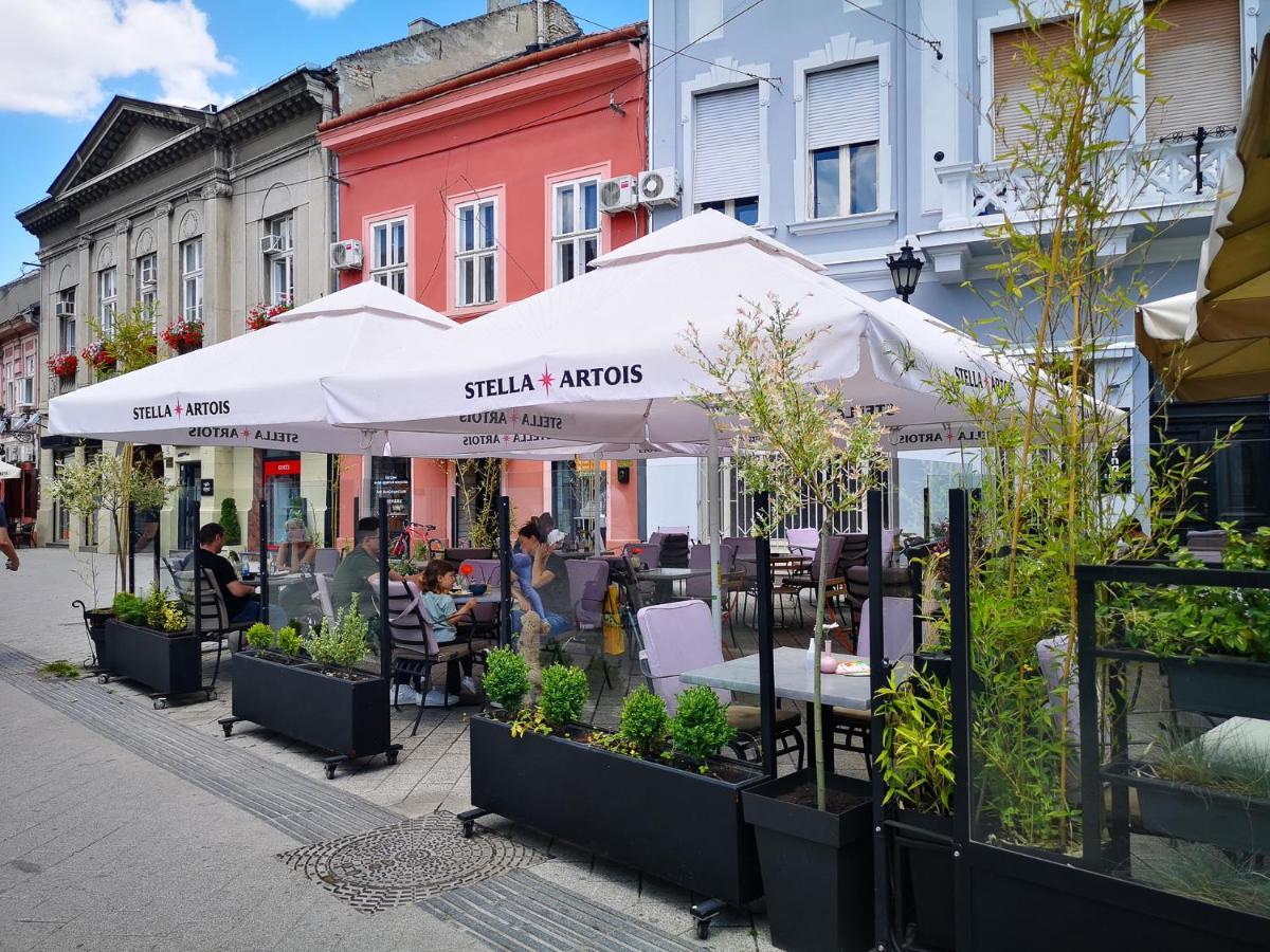 Filinhome Dunavska Studio 2 Novi Sad Luaran gambar